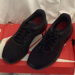 Brand New NIKE Men’s Black Sneakers Tanjun Size 9.5
